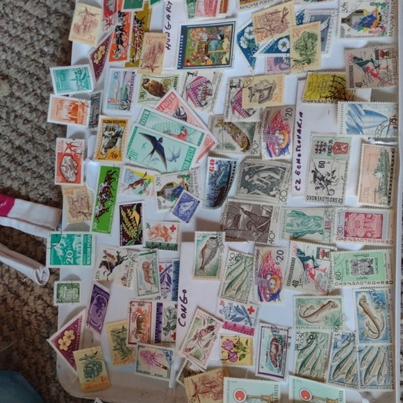 Stamp collection - Picture 1 of 4